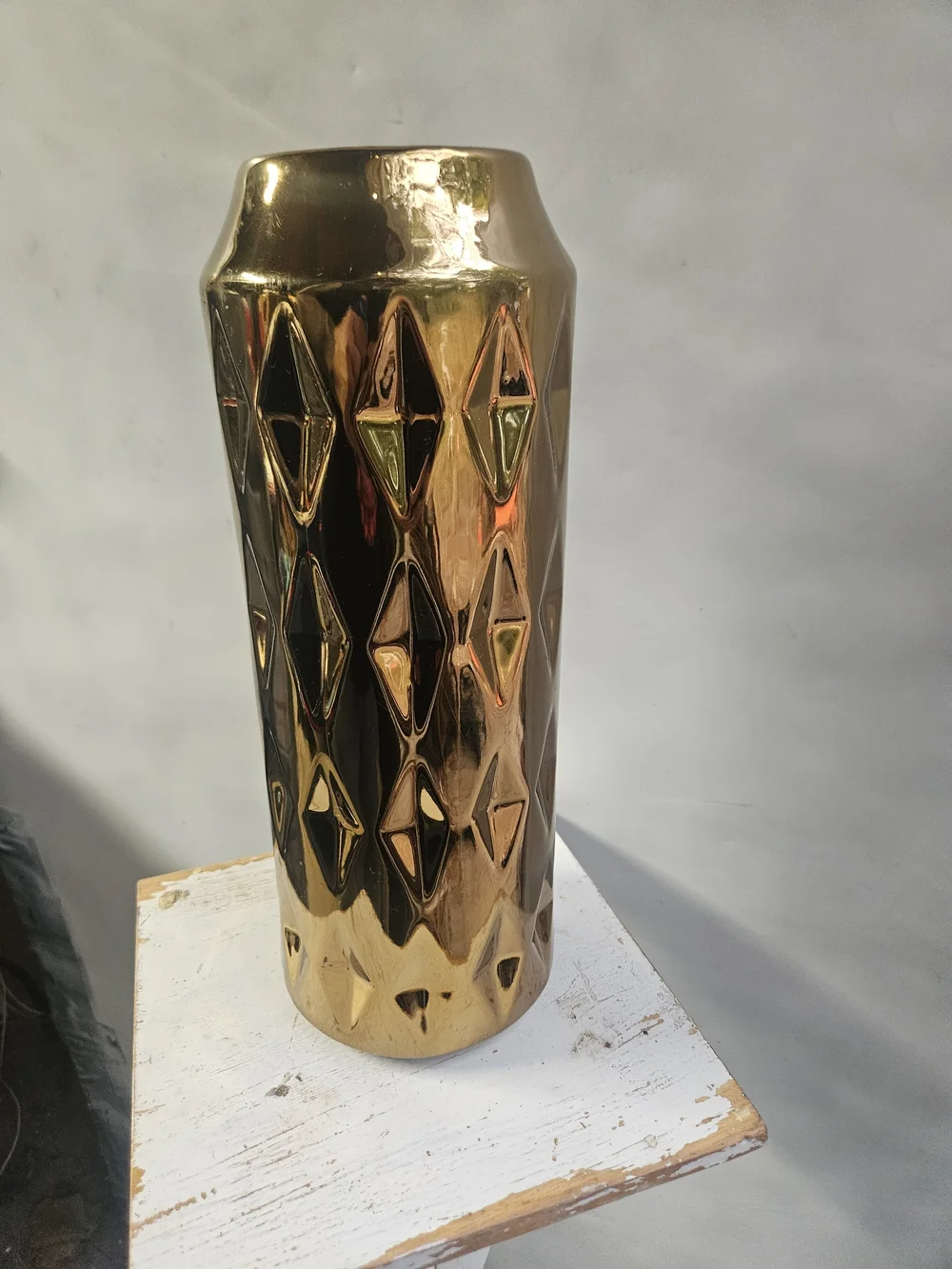 Source Unknown Gold Geometric Reflective Vase